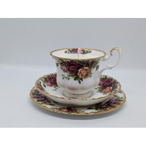 Royal Albert Country Rose tea trio c 1950